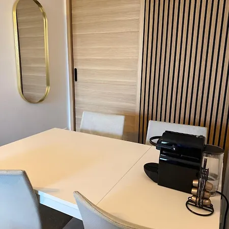 - Clim - Wifi - Parking - Terasse - Piscine *